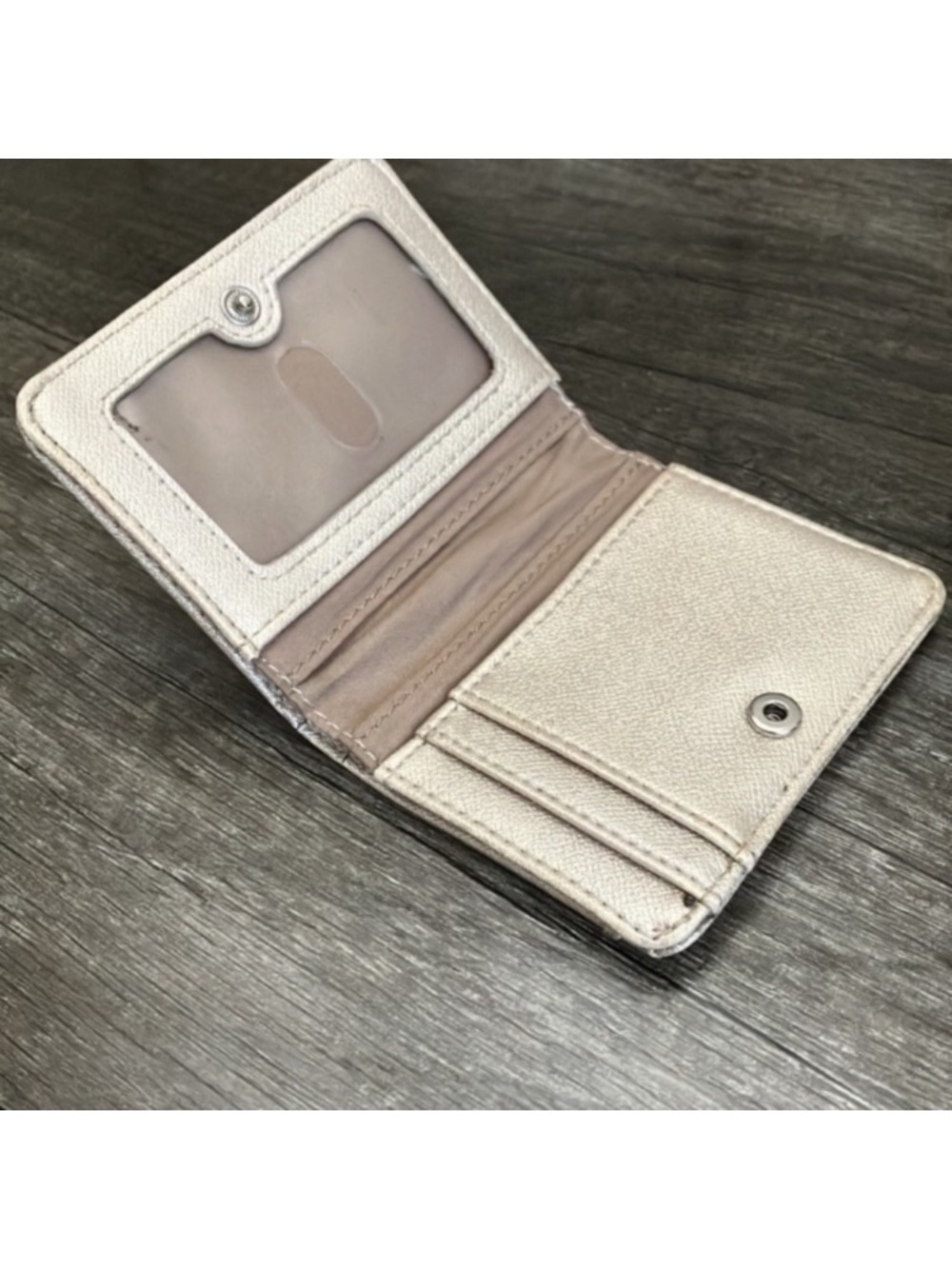 Metallic Compact Bifold Wallet w/ Snap closure, RDIF Blocking, Zipper coin purse - Picture 2 of 8